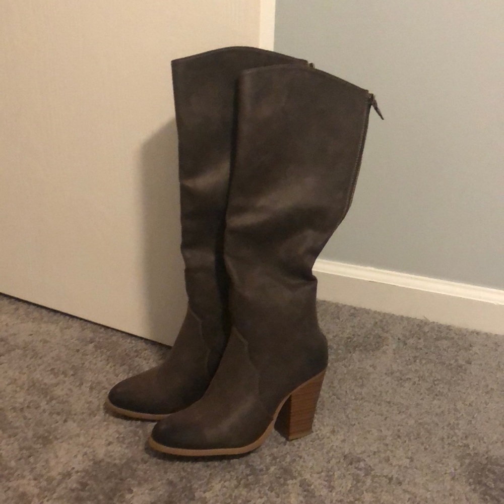 Heeled boots